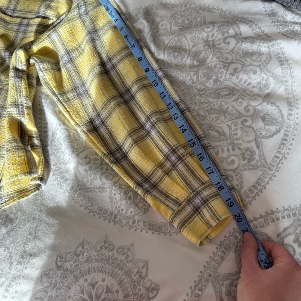 Forever 21‎ Cropped Yellow Plaid Flannel Top Women's Size Medium Fall Western - Picture 9 of 9
